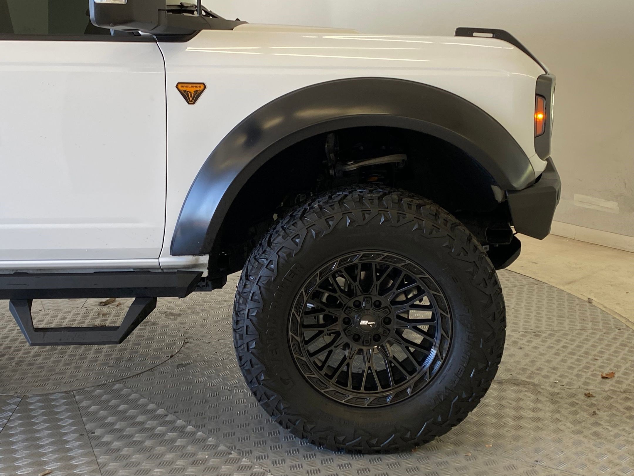 Used 2024 Ford Bronco Badlands image 11