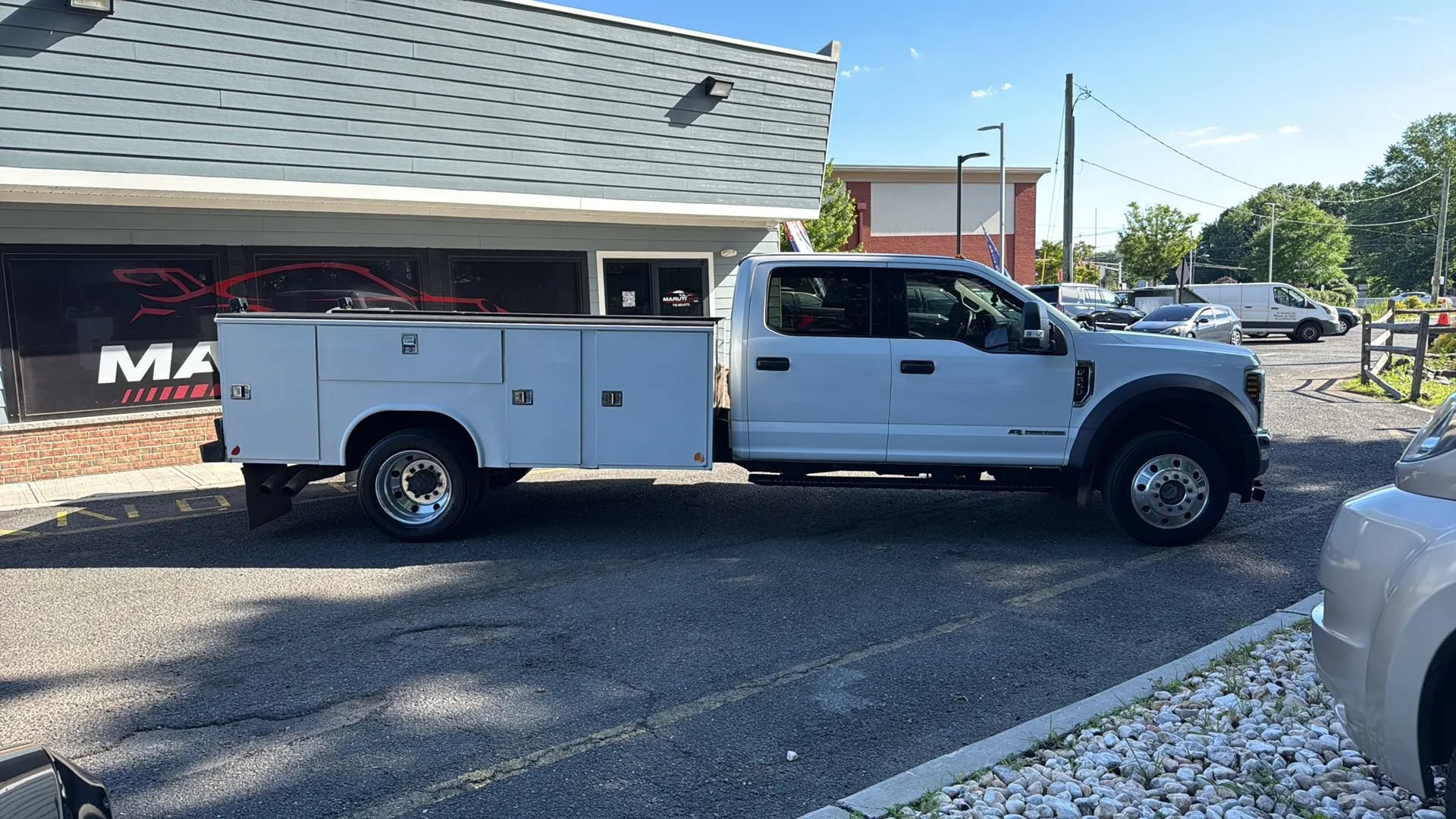 Used 2019 Ford F550 4x4 Crew Cab Super Duty w/ XLT Value Package image 4