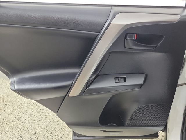 Used 2018 Toyota RAV4 LE Plus AWD/4WD image 14