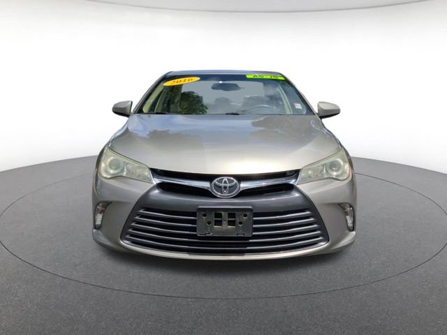 Used 2016 Toyota Camry LE w/ Moonroof Package FWD image 8