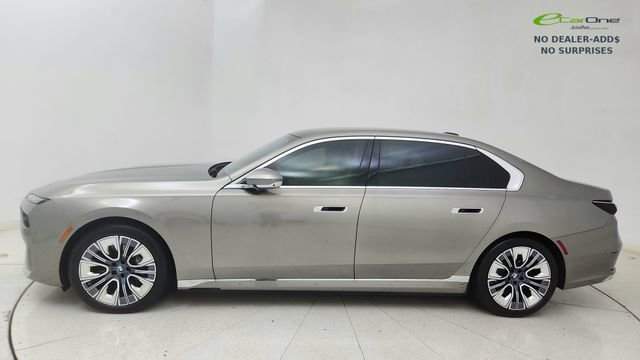 Used 2024 BMW i7 xDrive60 image 3