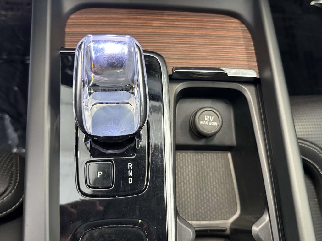 Used 2023 Volvo XC60 T8 Ultimate w/ Climate Package AWD/4WD image 24