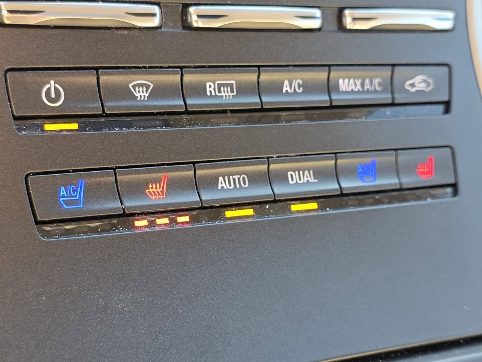 Used 2017 Lincoln MKX Reserve w/ Enhanced Security Package image 5