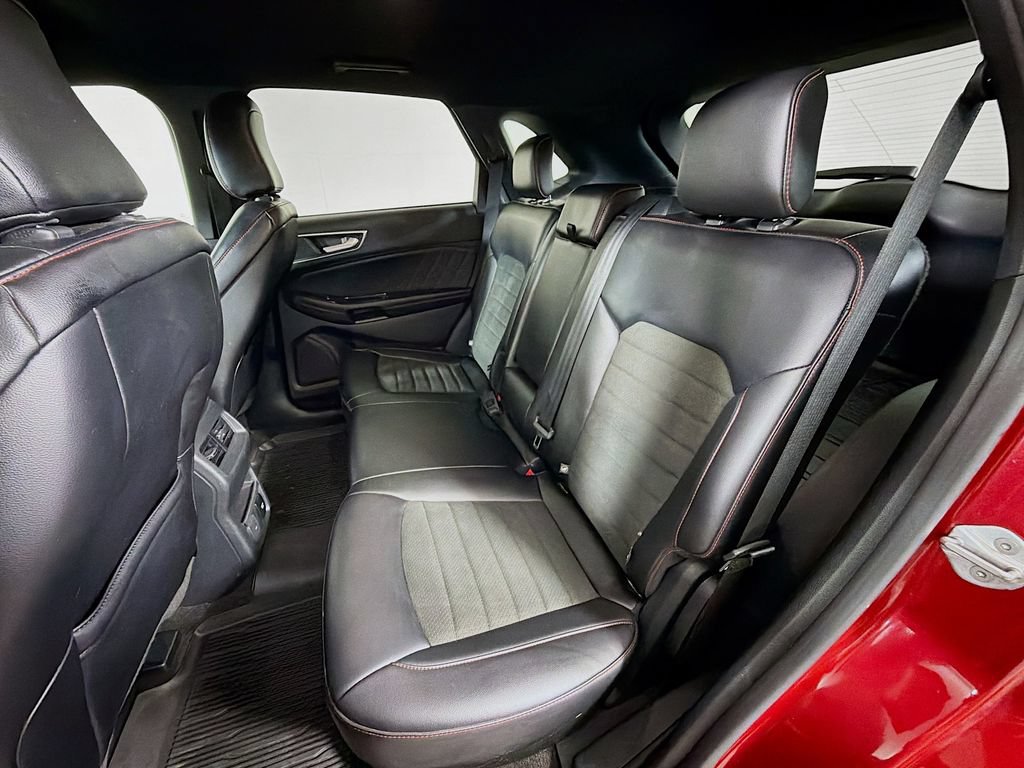 Used 2020 Ford Edge ST-Line w/ Cold Weather Package AWD/4WD image 18