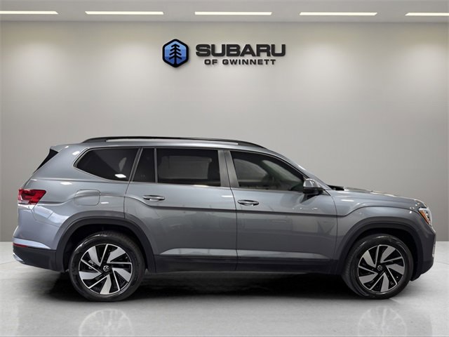 Used 2024 Volkswagen Atlas SE w/ Panoramic Sunroof Package image 6