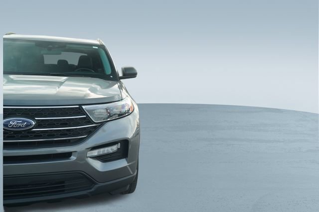 Used 2022 Ford Explorer XLT w/ Equipment Group 202A image 40