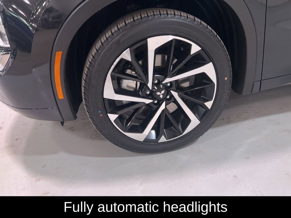 New 2025 Mitsubishi Outlander SEL image 9