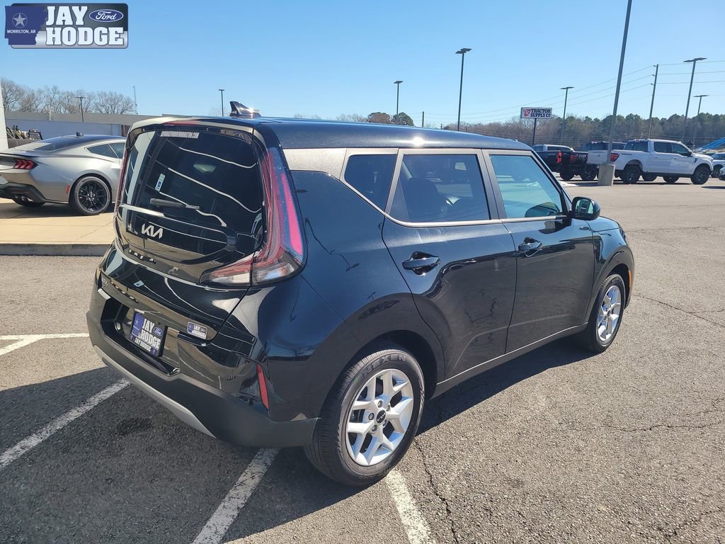 Used 2025 Kia Soul S image 3