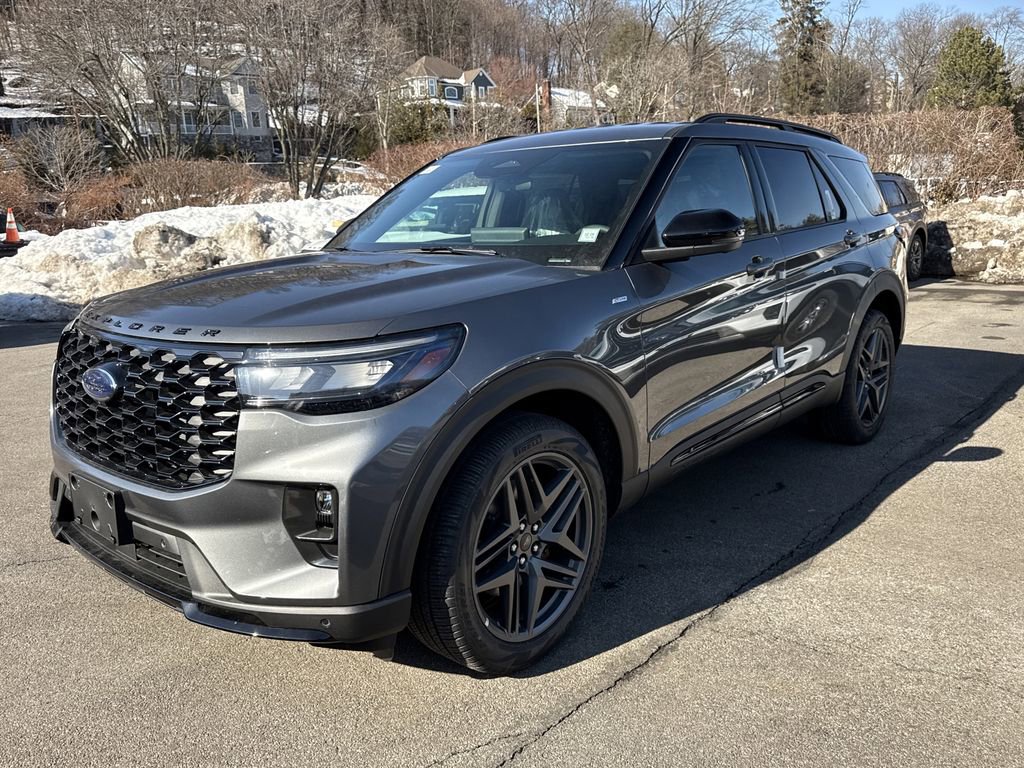 Used 2026 Ford Explorer ST-Line w/ ST-Line Street Pack image 3