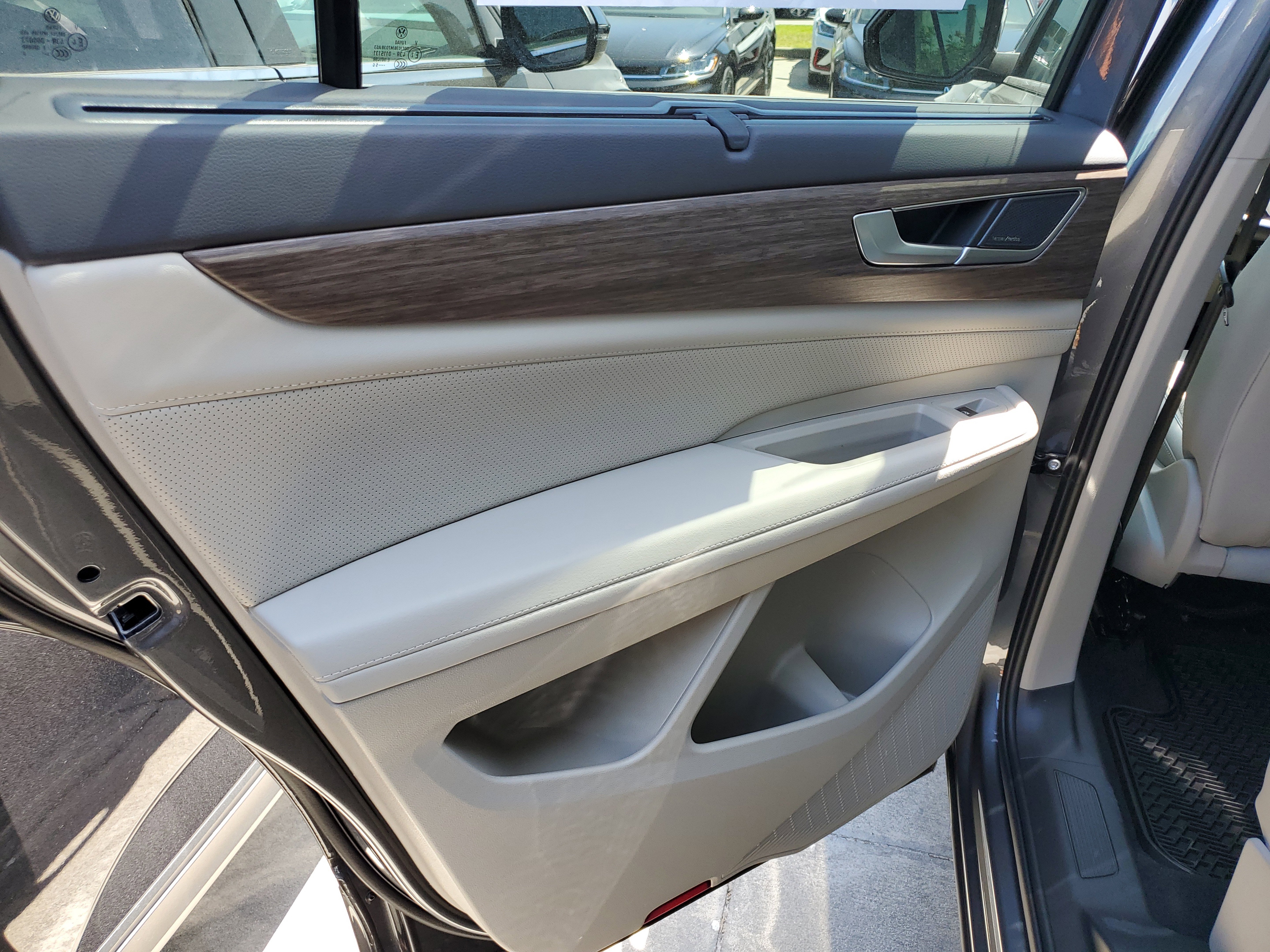 New 2025 Volkswagen Atlas SEL Premium R-Line image 11