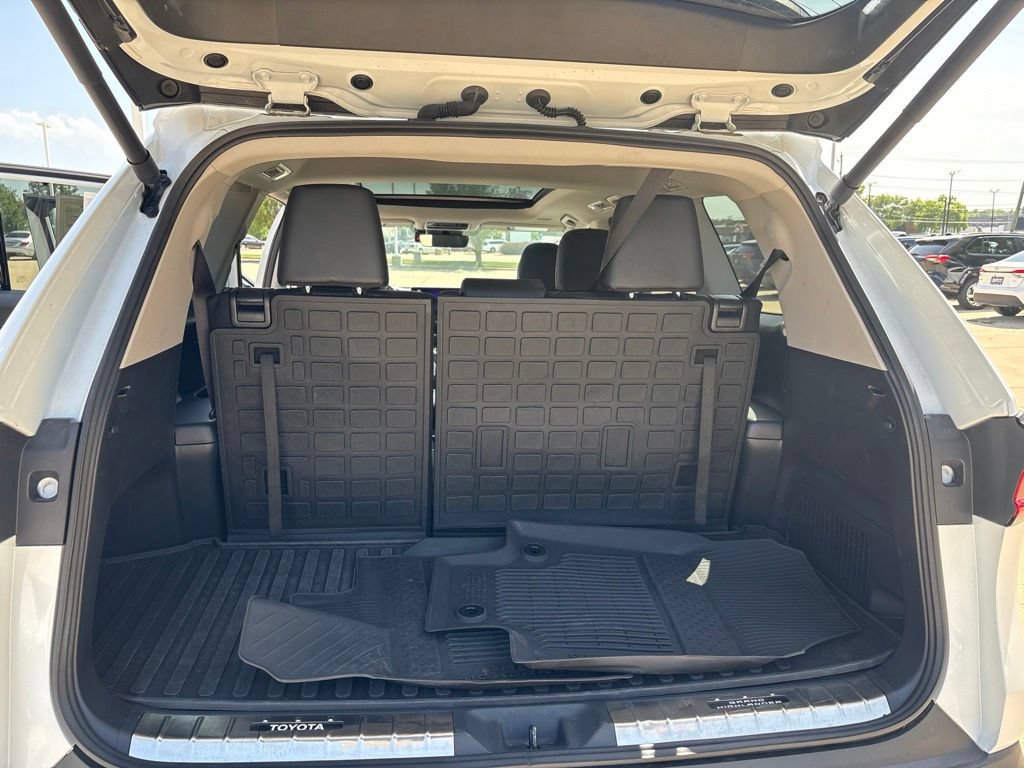 Used 2025 Toyota Grand Highlander AWD Hybrid image 26