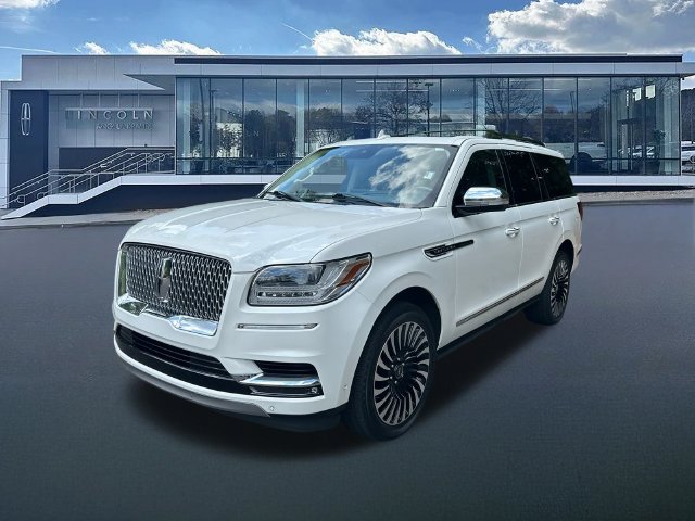 Used 2021 Lincoln Navigator Black Label w/ Cargo Convenience Package AWD/4WD image 3