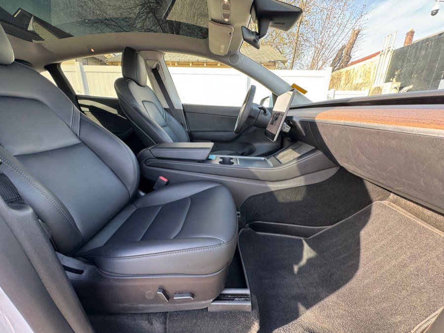 Used 2022 Tesla Model Y Performance image 40