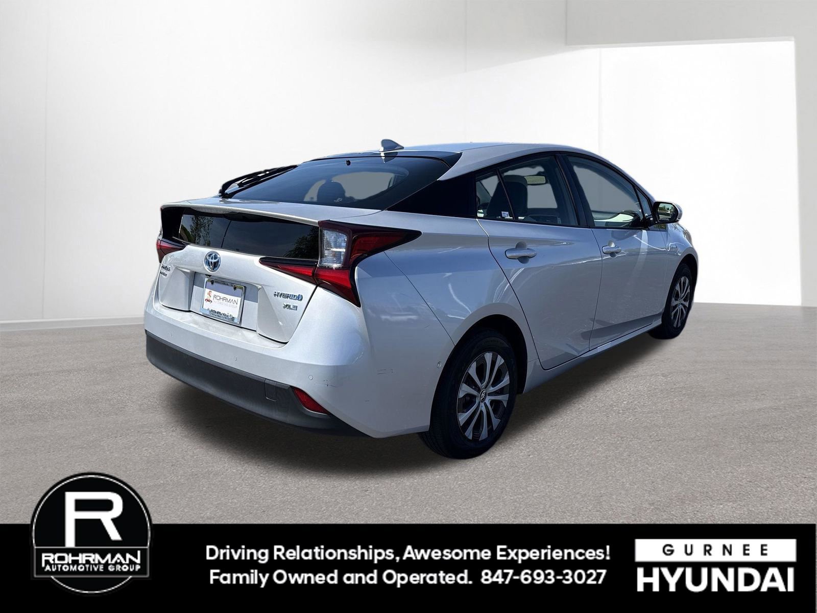Used 2019 Toyota Prius XLE w/ Carpet Mat Package AWD/4WD image 9