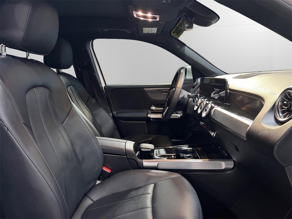 Used 2022 Mercedes-Benz EQB 300 4MATIC image 15