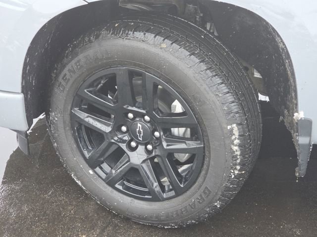 Used 2024 Chevrolet Silverado 1500 Custom w/ Dark Appearance Package image 22