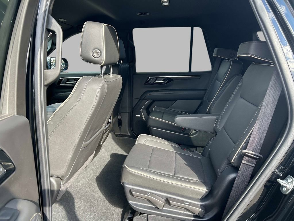Used 2025 Chevrolet Tahoe Premier AWD/4WD image 13