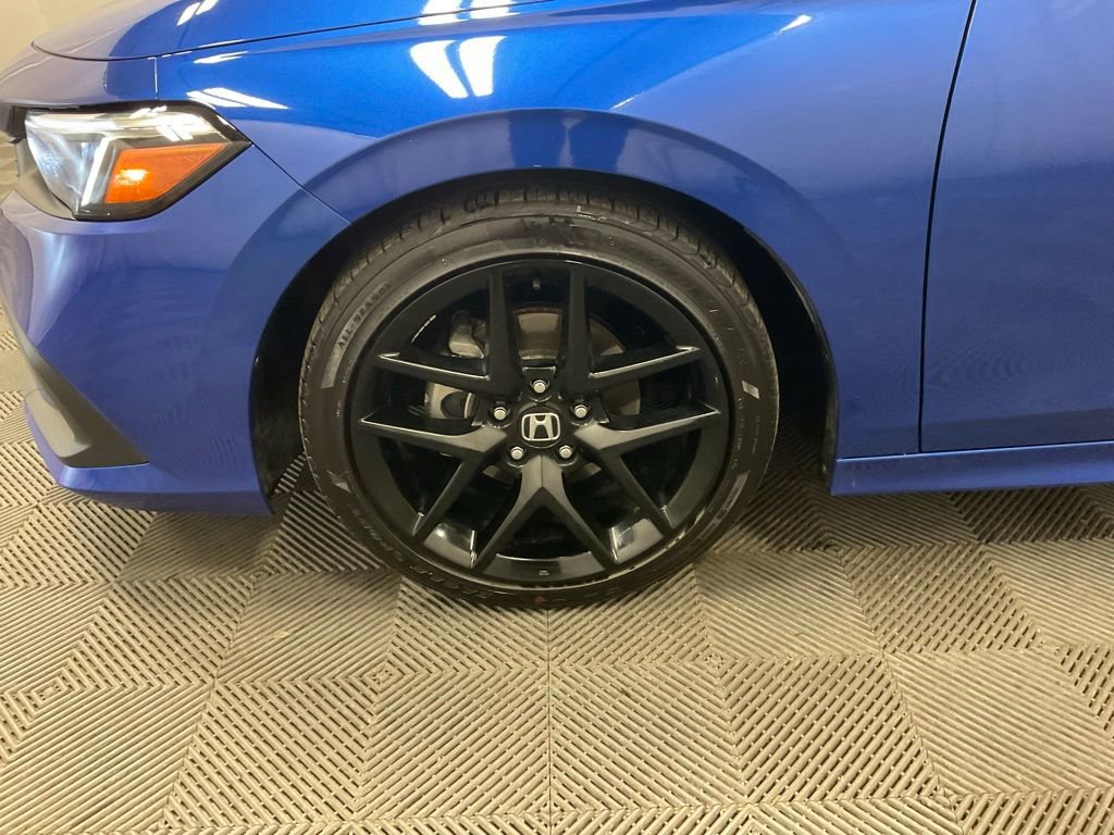 Used 2023 Honda Civic Sport image 11