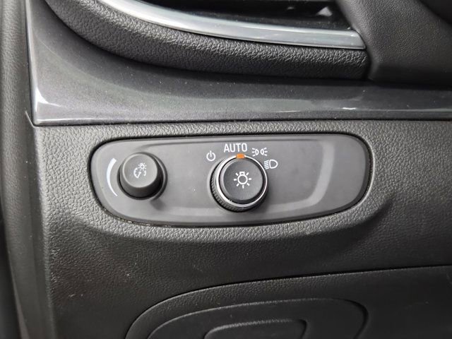 Used 2022 Buick Encore Preferred w/ Safety Package image 21