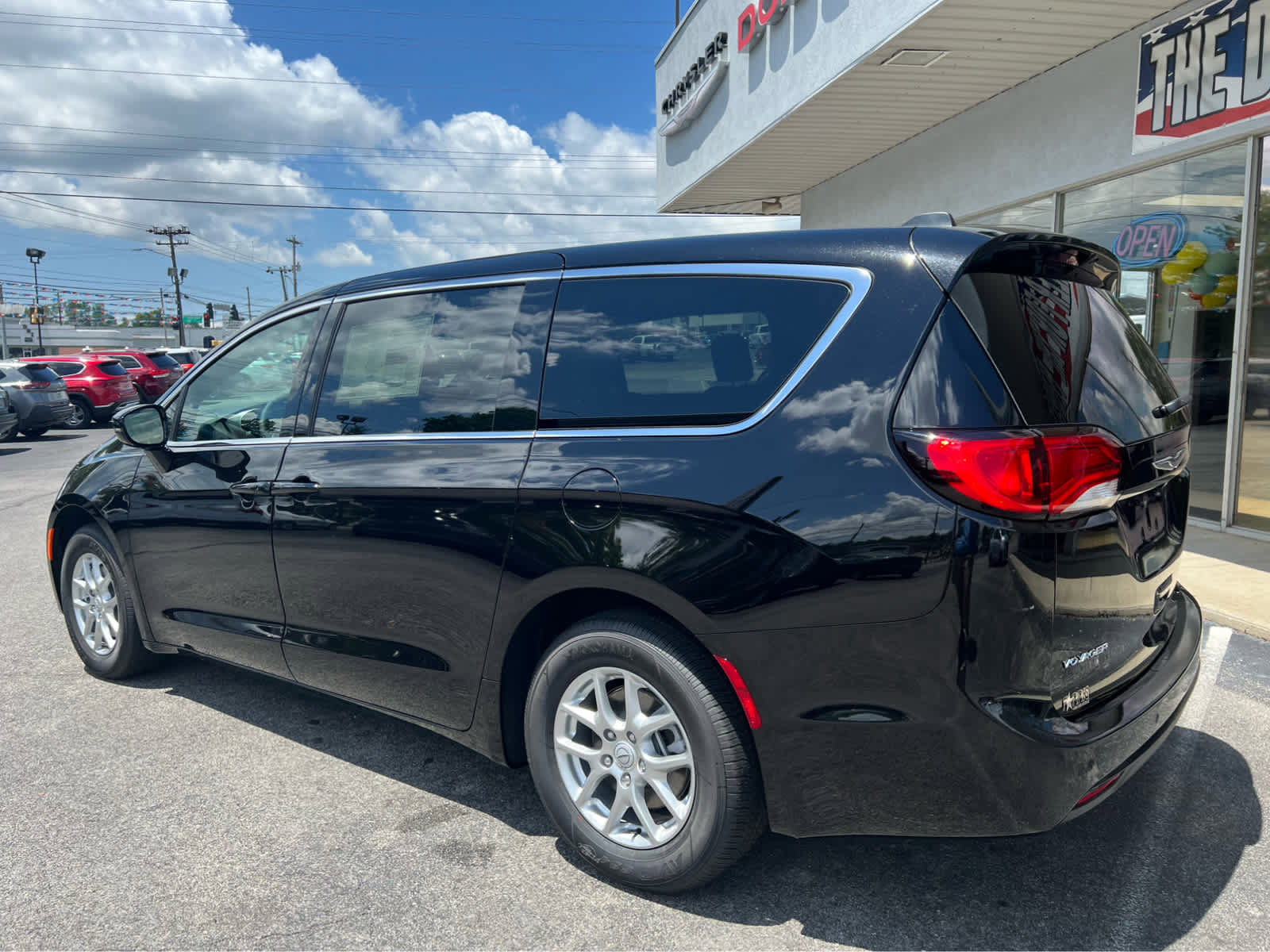 New 2025 Chrysler Voyager LX image 7