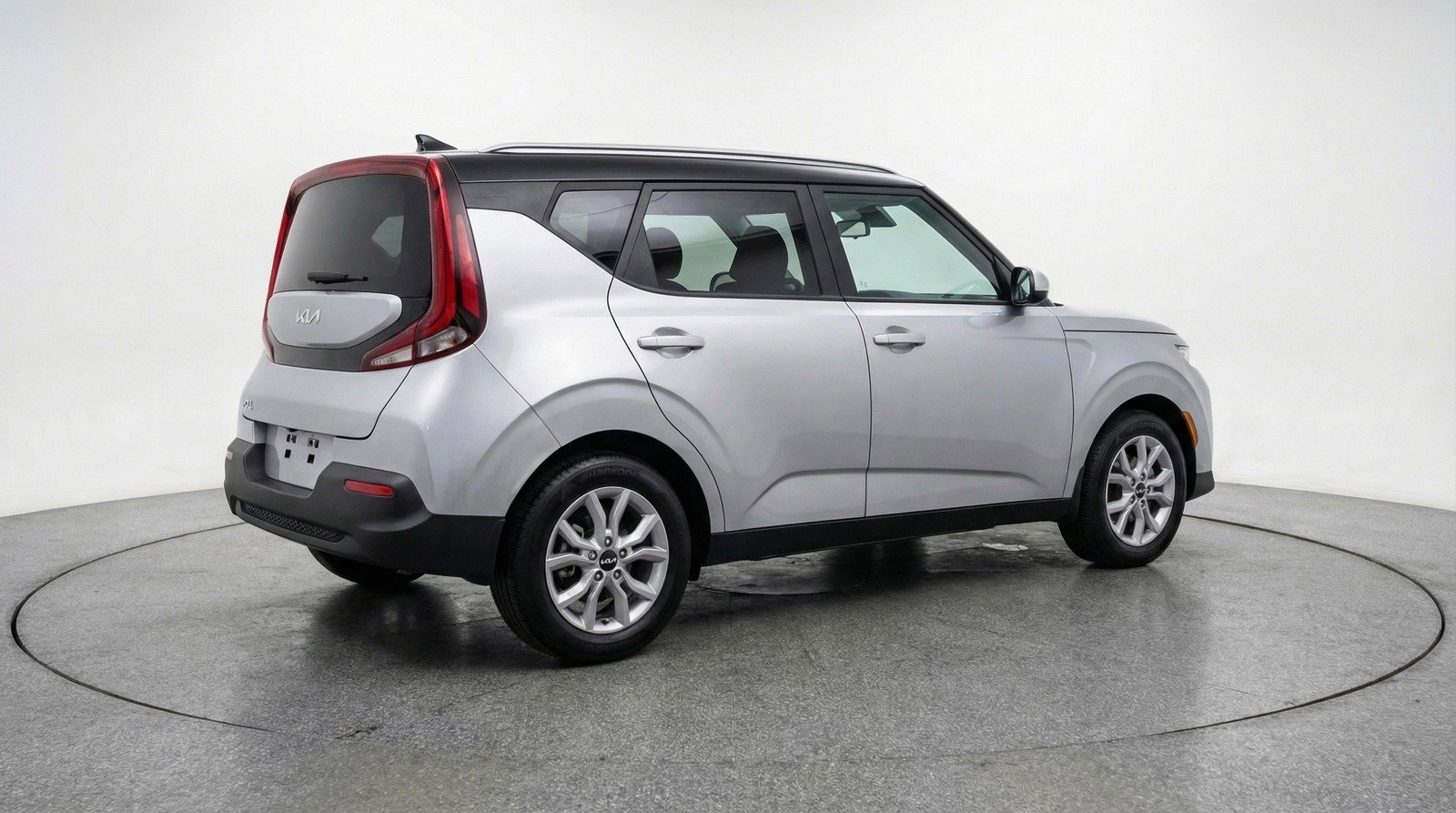 Used 2025 Kia Soul LX w/ LX Technology Package image 9