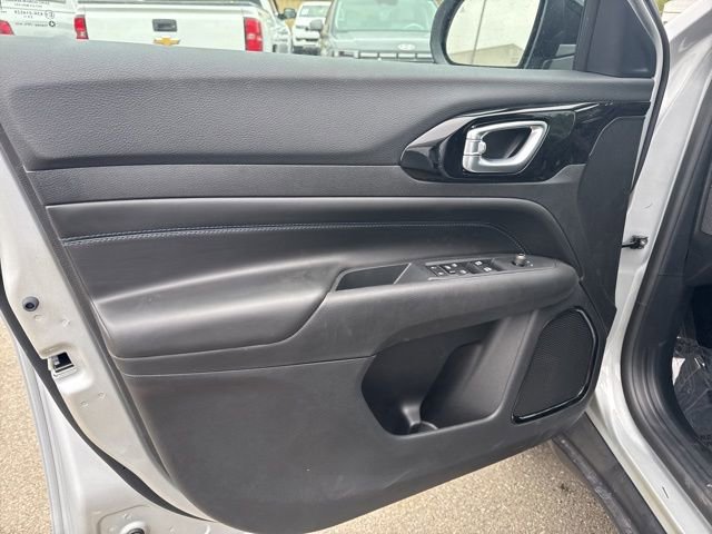 New 2026 Jeep Compass Latitude AWD/4WD image 17