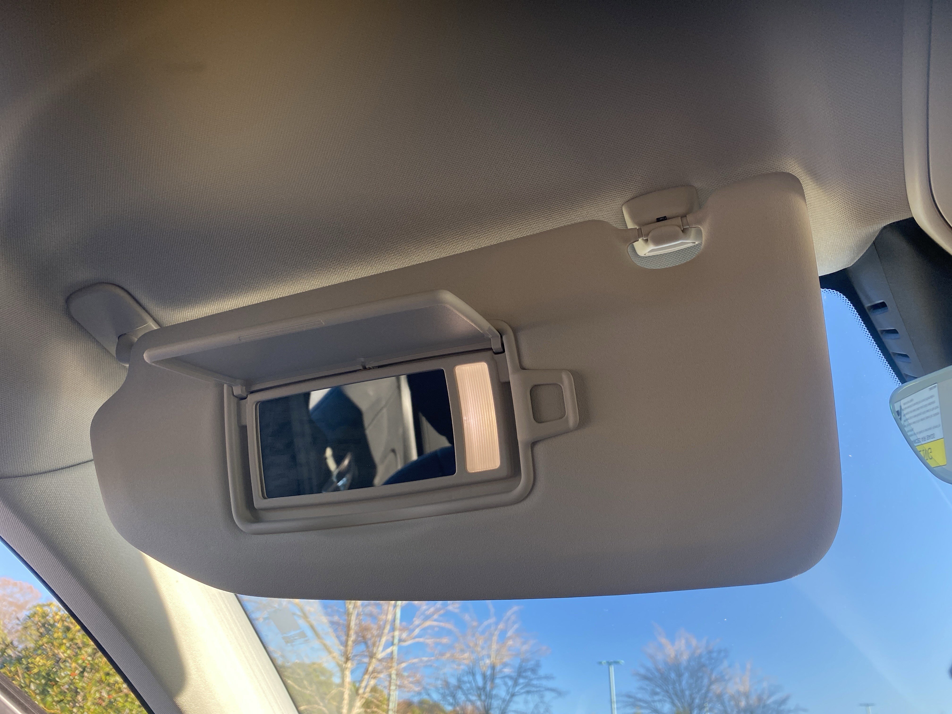 Used 2025 Volvo XC60 B5 Plus image 29