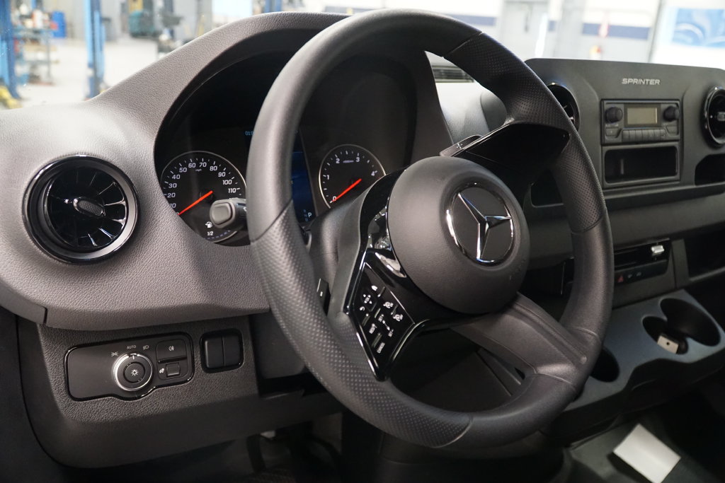 New 2025 Mercedes-Benz Sprinter 2500 image 11
