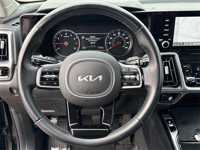 Used 2023 Kia Sorento S w/ Panoramic Sunroof Package image 19