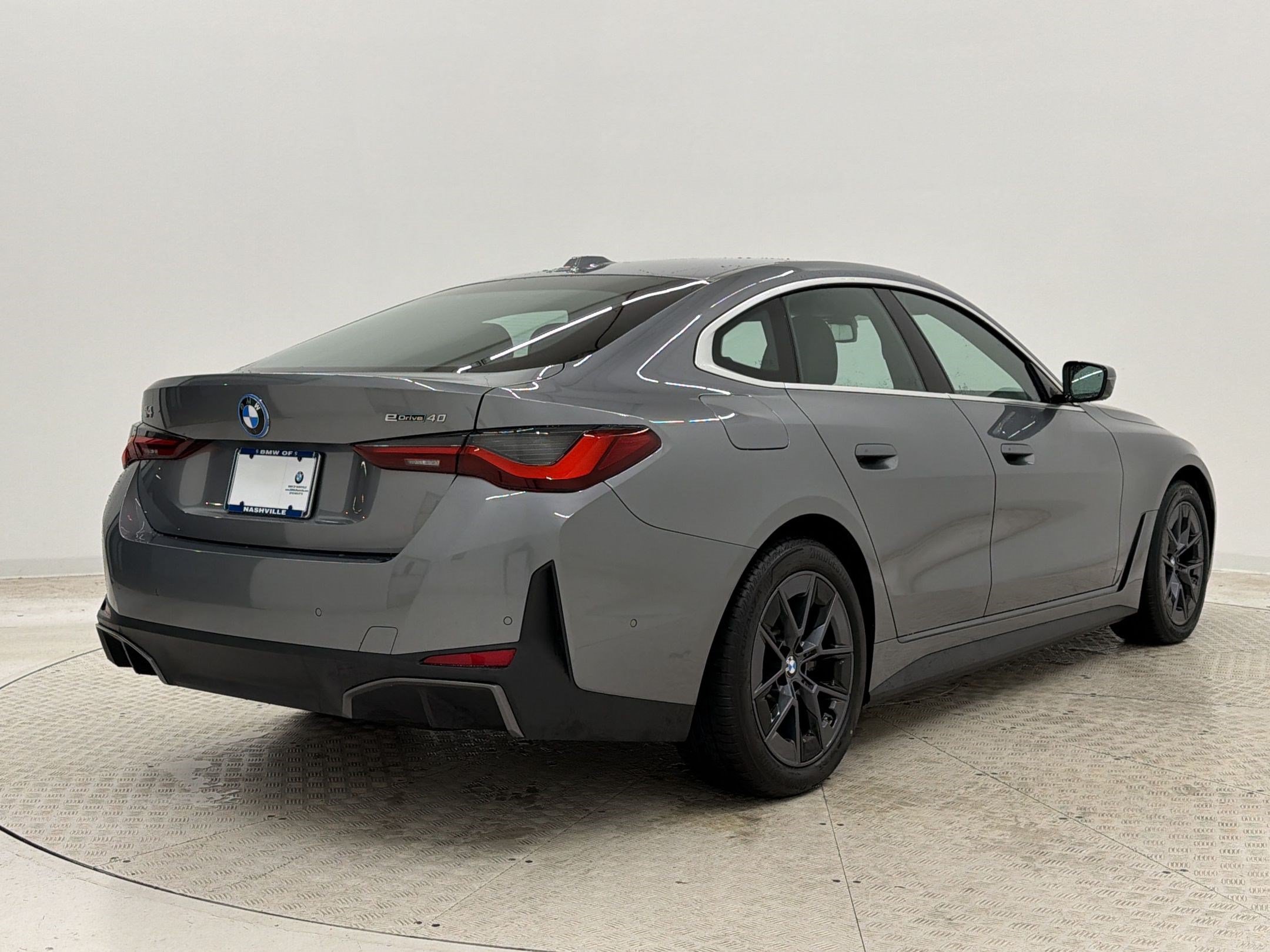 Used 2025 BMW i4 eDrive40 w/ Premium Package RWD image 9