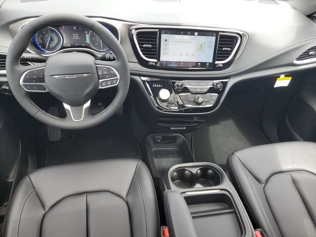 New 2027 Chrysler Pacifica Select AWD/4WD image 13