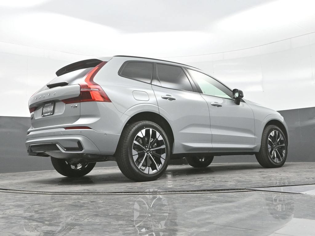 New 2026 Volvo XC60 T8 Plus w/ Climate Package PRO AWD/4WD image 27