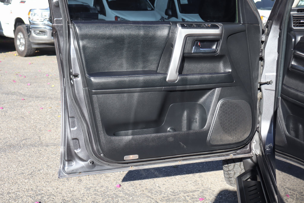 Used 2021 Toyota 4Runner SR5 AWD/4WD image 17