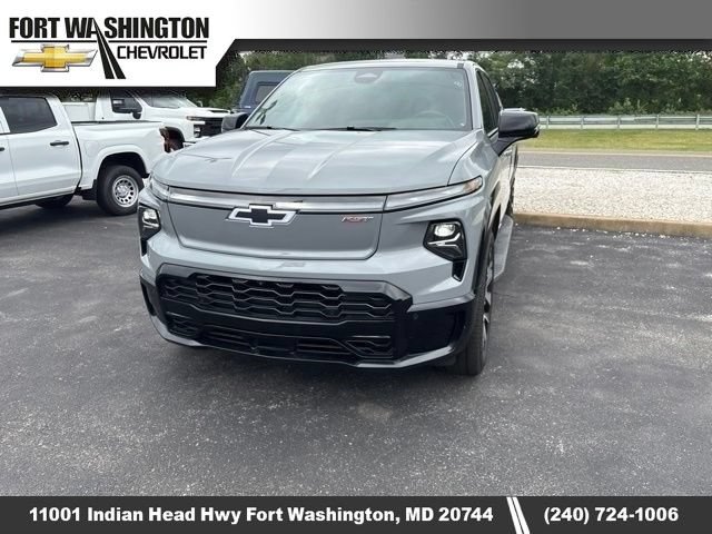 Used 2025 Chevrolet Silverado EV RST AWD/4WD image 2