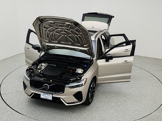 Certified 2026 Volvo XC60 B5 Plus AWD/4WD image 39