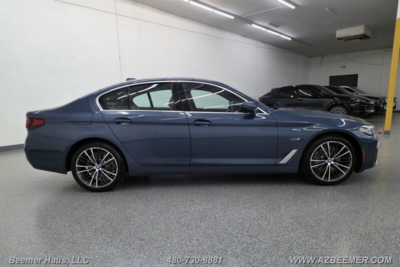 Used 2023 BMW 530e w/ Premium Package RWD image 11