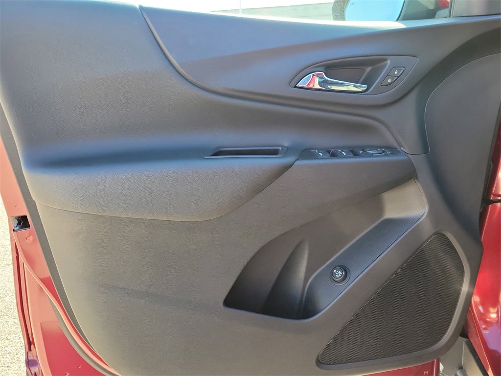 Used 2021 Chevrolet Equinox LT image 17