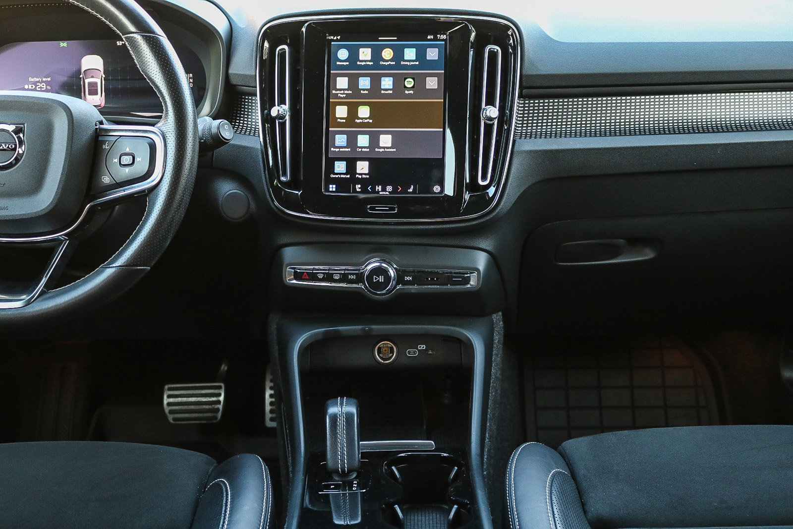 Used 2021 Volvo XC40 P8 Recharge w/ Advanced Package image 13