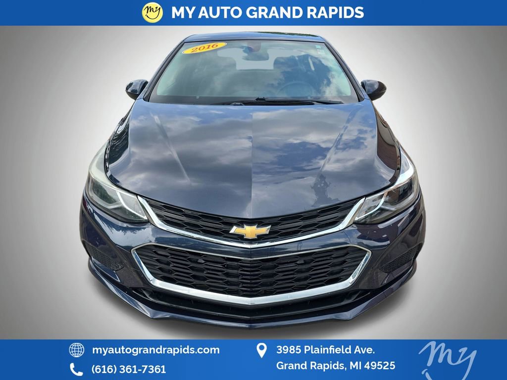 Used 2016 Chevrolet Cruze LT w/ Convenience Package FWD image 2