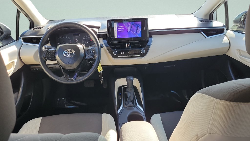 Used 2025 Toyota Corolla LE FWD image 10