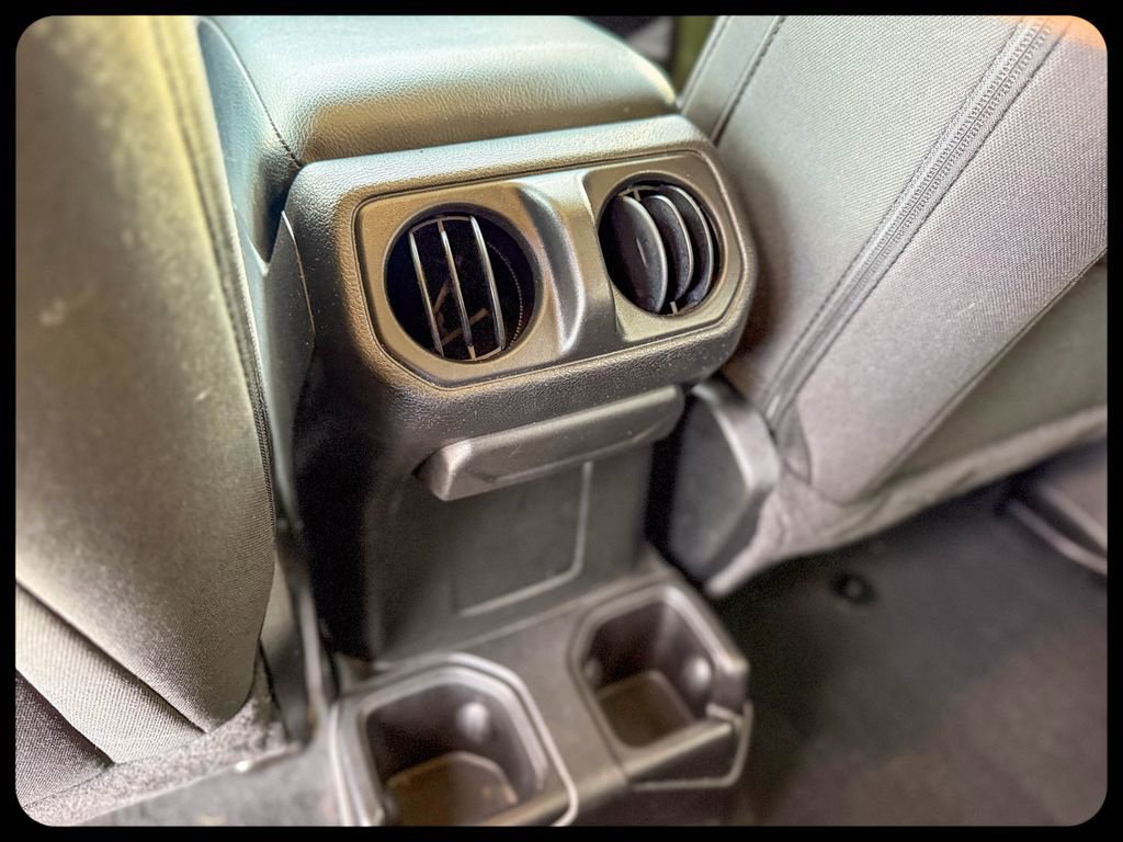 Used 2023 Jeep Wrangler Unlimited Sport AWD/4WD image 18