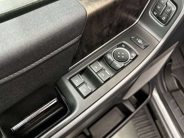 Used 2024 Ford F250 Lariat w/ Sport Appearance Package AWD/4WD image 17