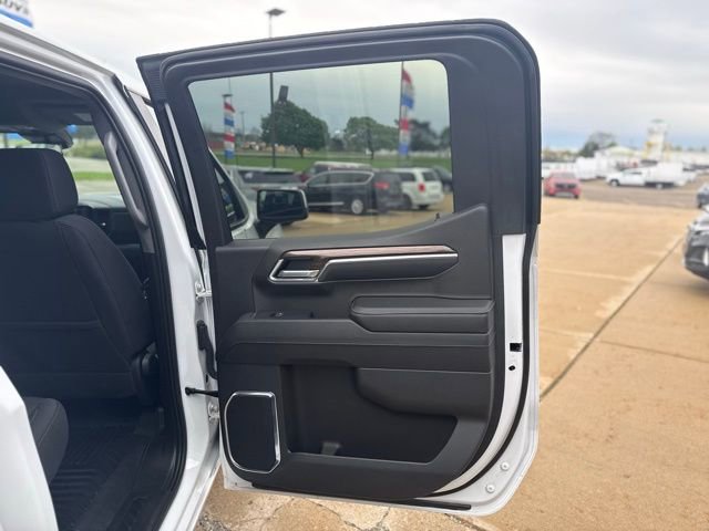 Used 2023 Chevrolet Silverado 1500 LT AWD/4WD image 15