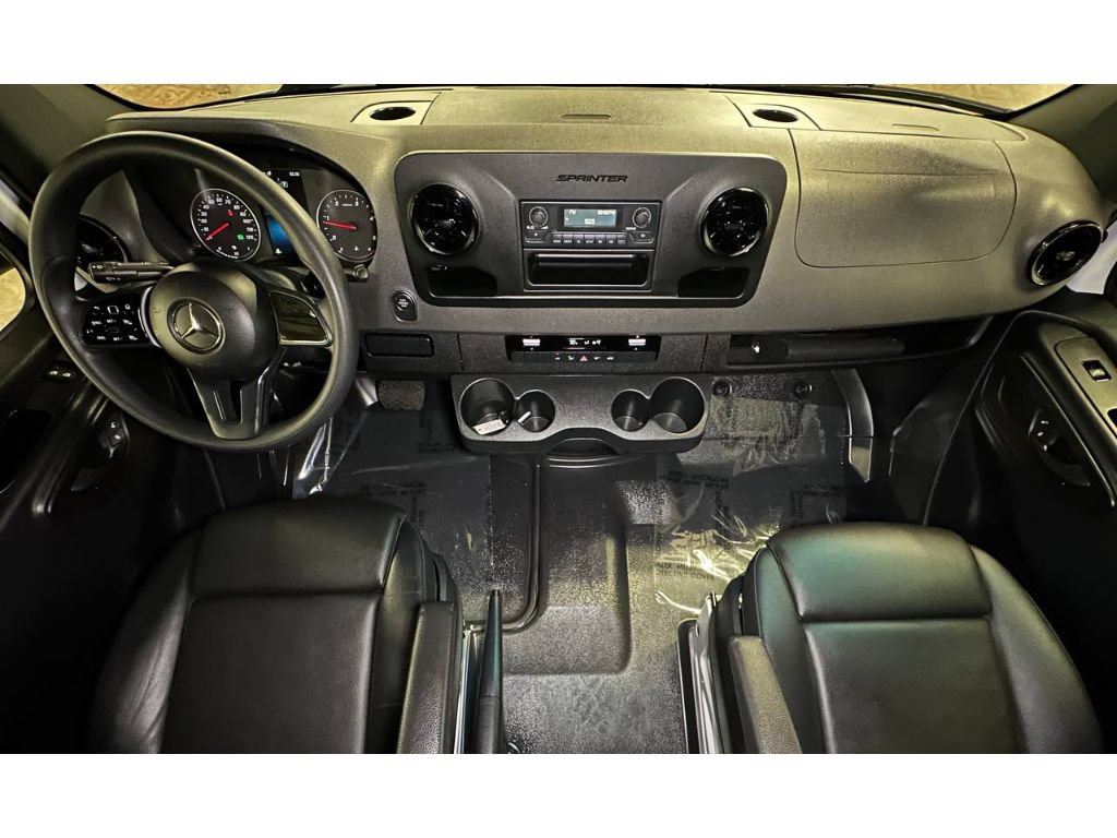 Used 2024 Mercedes-Benz Sprinter 2500 image 24