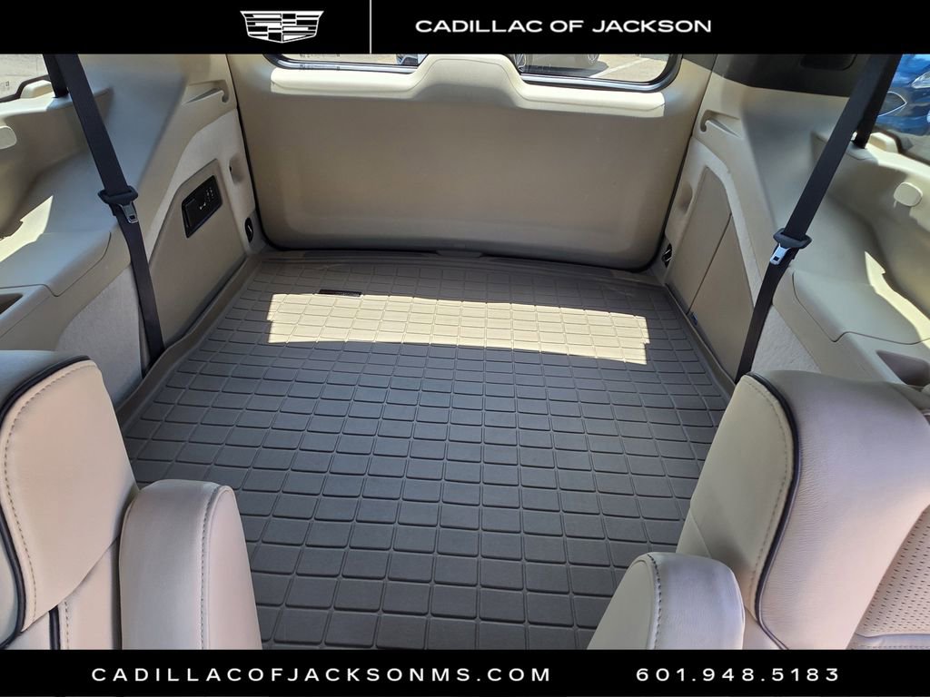 Used 2021 Cadillac Escalade Premium Luxury w/ Driver Assist Tech Package AWD/4WD image 25