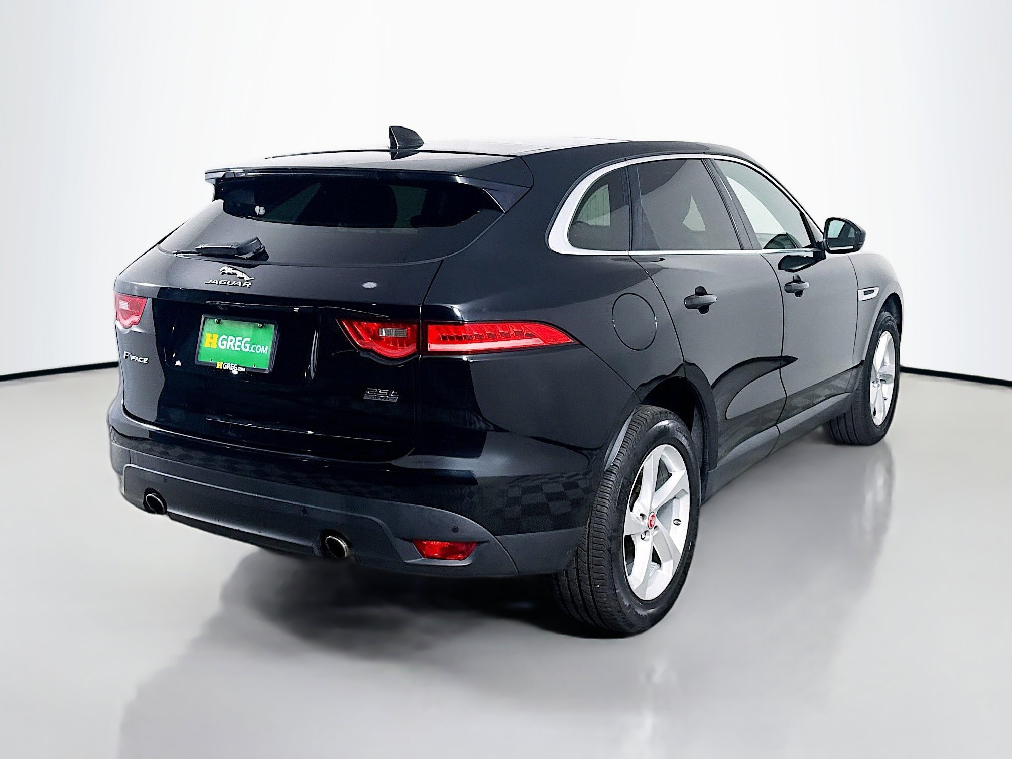 Used 2020 Jaguar F-PACE Premium image 10