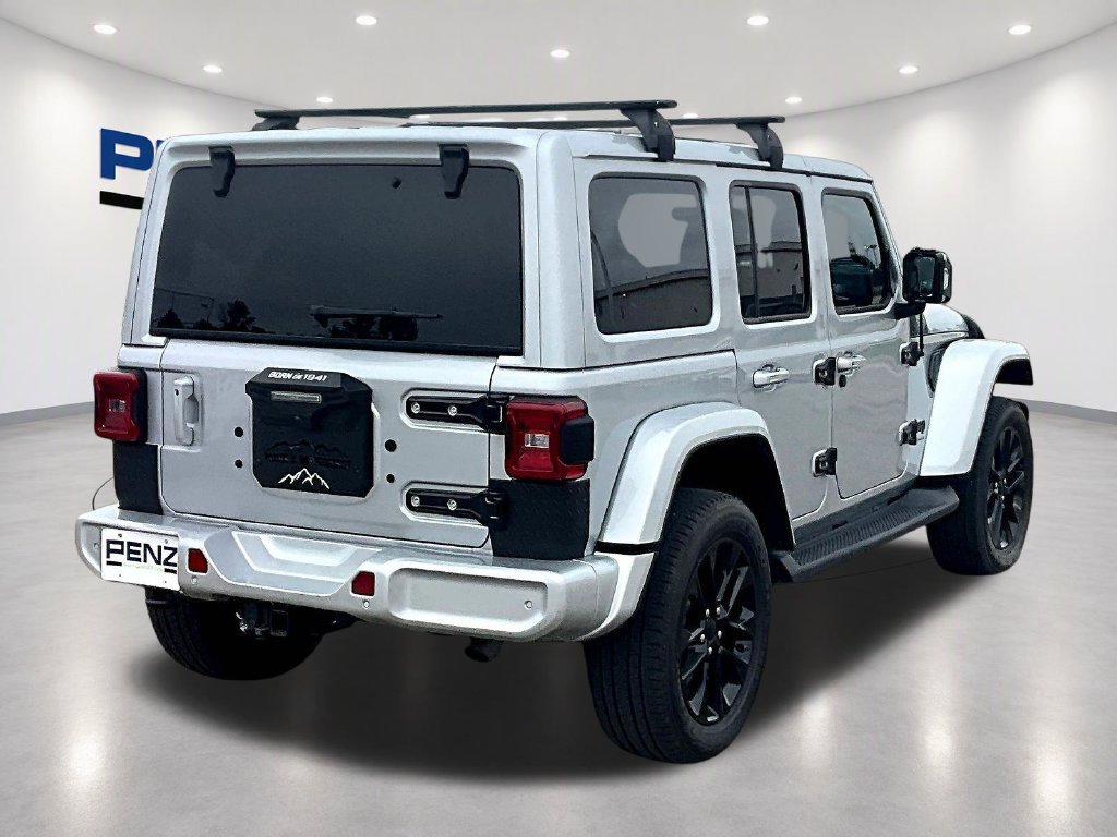 Used 2023 Jeep Wrangler Unlimited Sahara AWD/4WD image 10