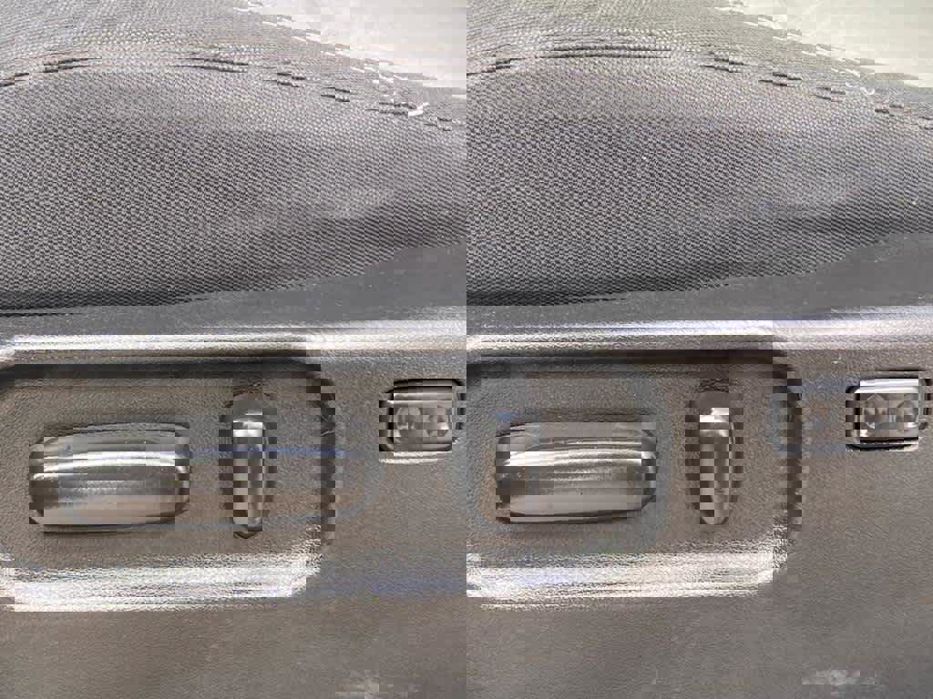 Used 2020 Toyota Tacoma TRD Sport w/ Technology Package image 16