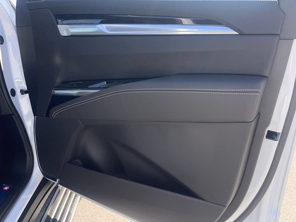 New 2026 Cadillac Escalade Luxury w/ Touring Package AWD/4WD image 29