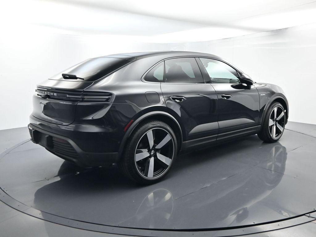 Certified 2024 Porsche Macan 4 Electric image 15